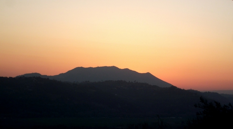 Tramonto_sul_Monte_Soratte_da_Poggio_Mirteto
